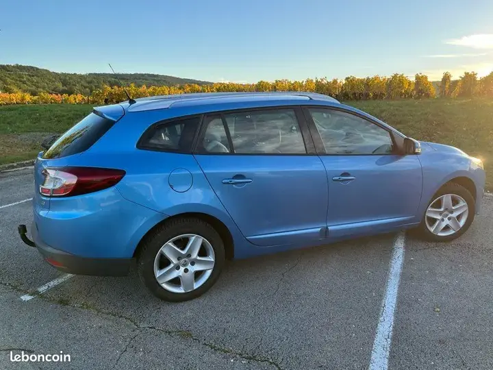 Renault Megane 2015 photo 2