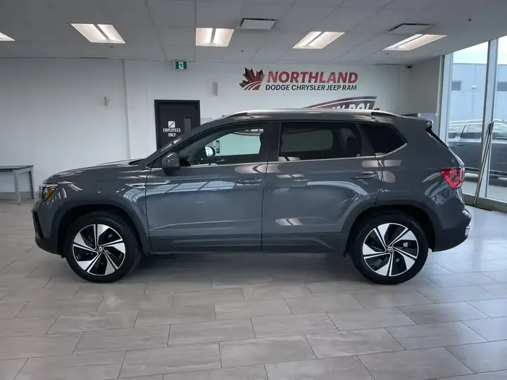 Volkswagen Taos 2024 photo 2