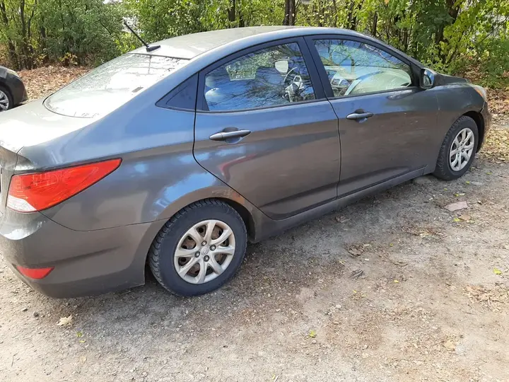 Hyundai Accent 2012 photo 2