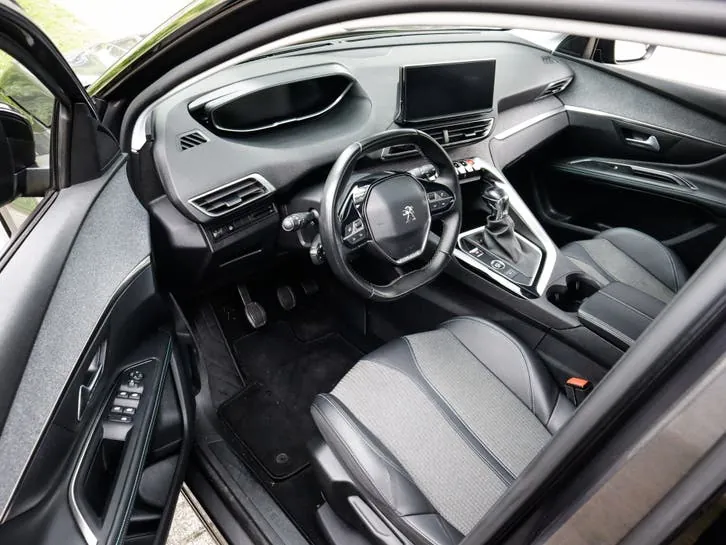 Peugeot 5008 2022 photo 3