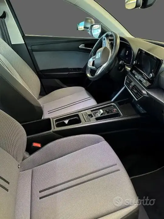 Seat Leon 2022 photo 2