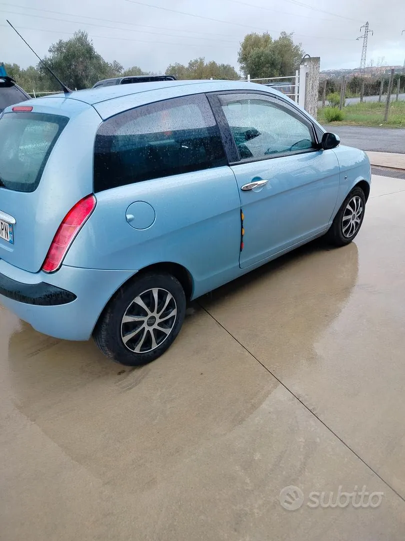 Lancia Ypsilon 2004 photo 2