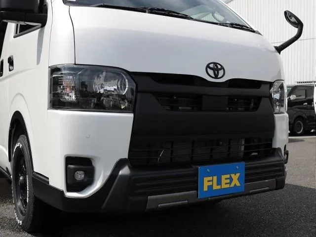 Toyota Hiace 2023 photo 2