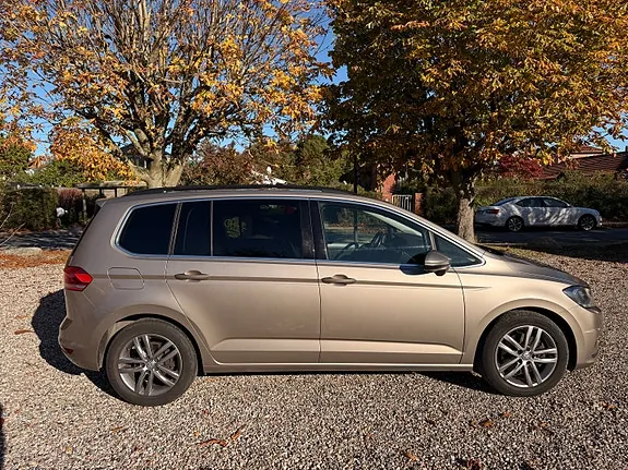 Volkswagen Touran 2018 photo 2