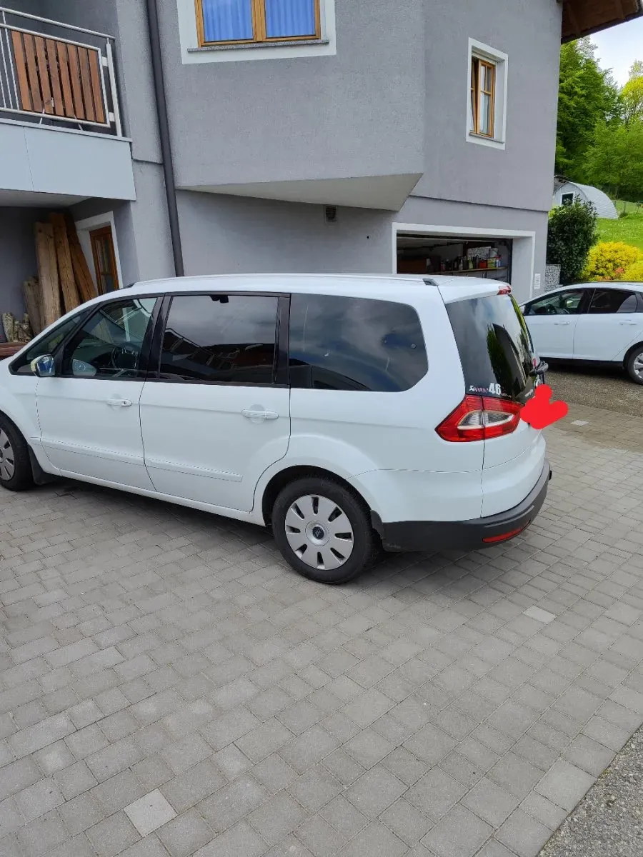 Ford Galaxy 2012 photo 2