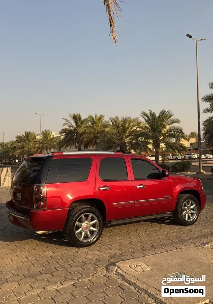 GMC Yukon 2013 photo 3