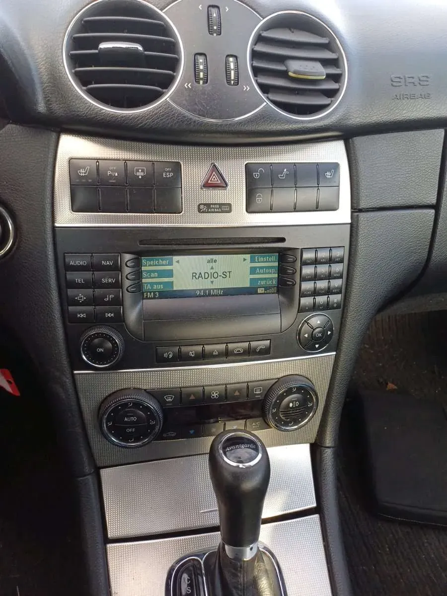 Mercedes-Benz Clk-Class 2005 photo 3