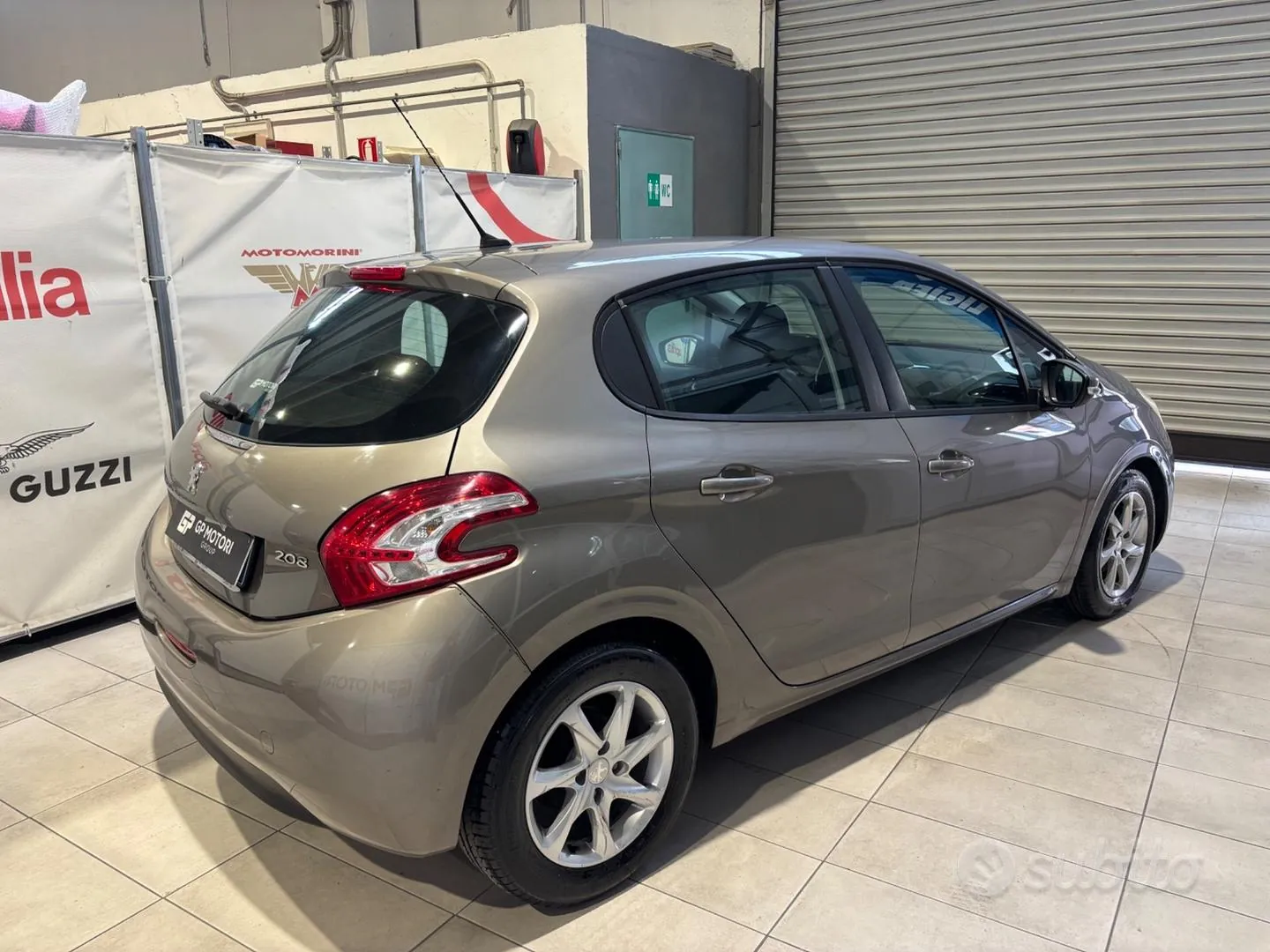 Peugeot 208 2012 photo 4