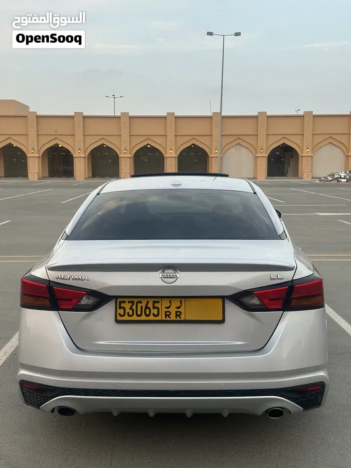 Nissan Altima 2019 photo 2