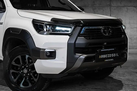 Toyota Hilux 2023 photo 3