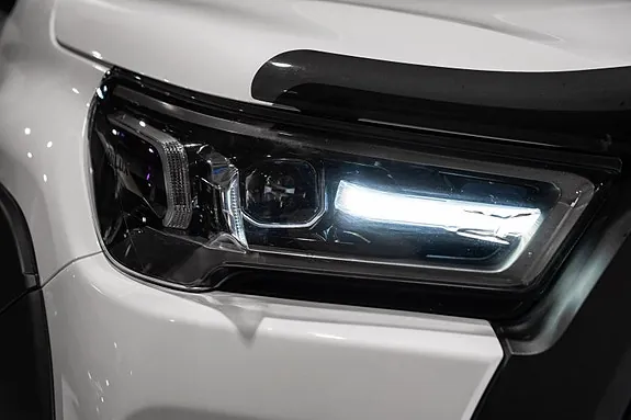 Toyota Hilux 2023 photo 4