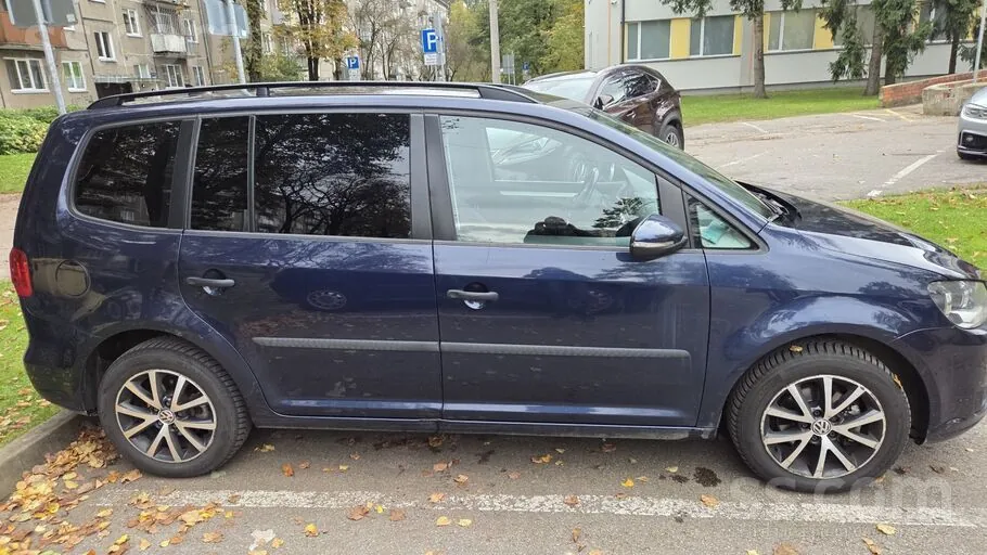 Volkswagen Touran 2012 photo 3