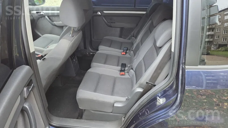 Volkswagen Touran 2012 photo 5