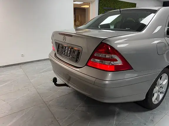 Mercedes-Benz C 220 2005 photo 5