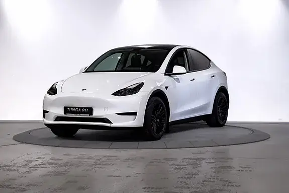 Tesla Model Y 2023 photo 2
