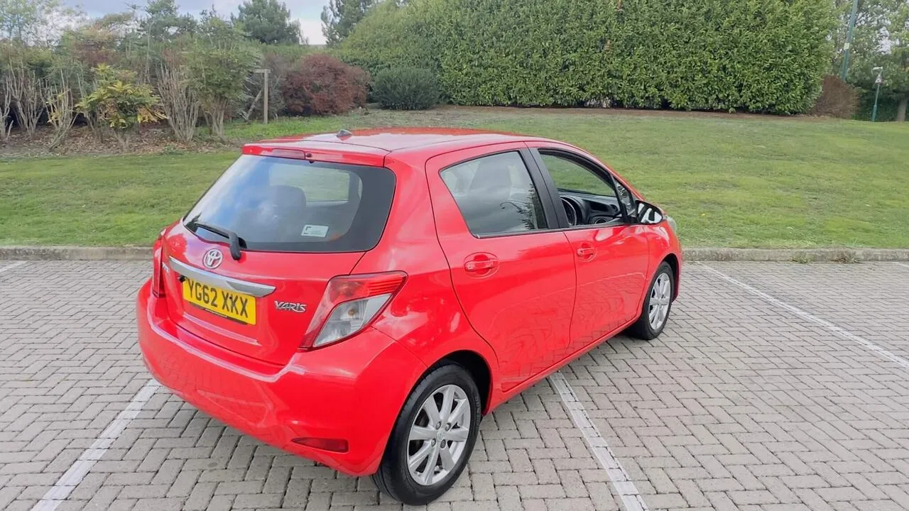 Toyota Yaris 2012 photo 5