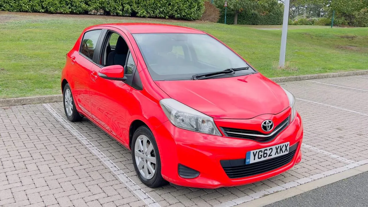 Toyota Yaris 2012 photo 4