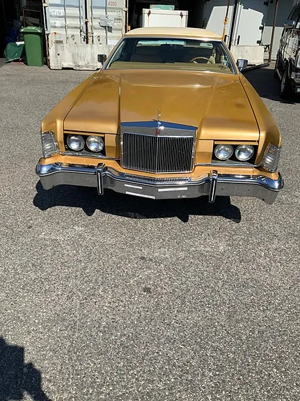 Lincoln Continental 1976 photo 2
