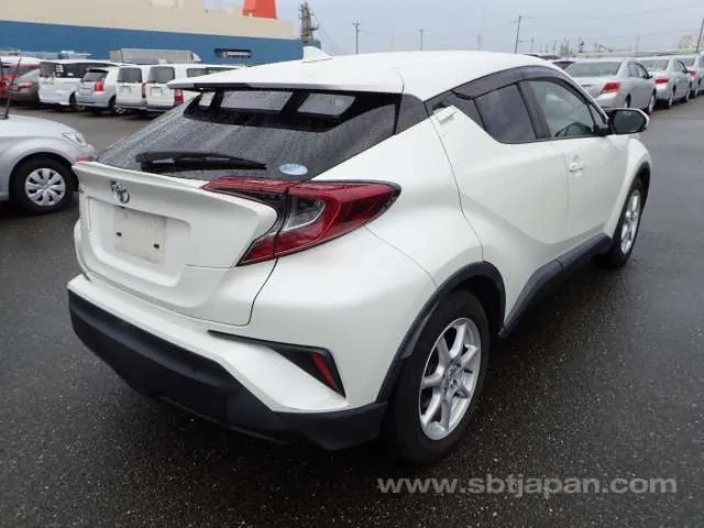 Toyota C-Hr 2018 photo 4