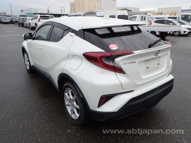 Toyota C-Hr 2018 photo 3