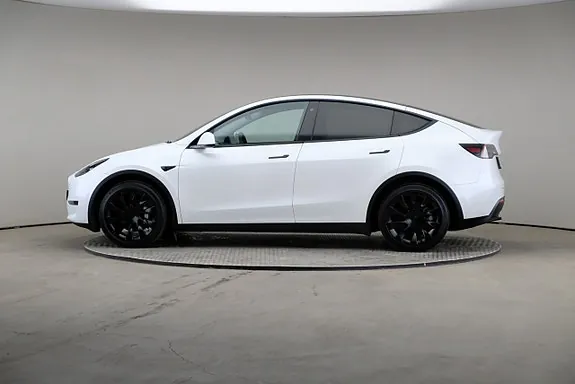 Tesla Model Y 2023 photo 4