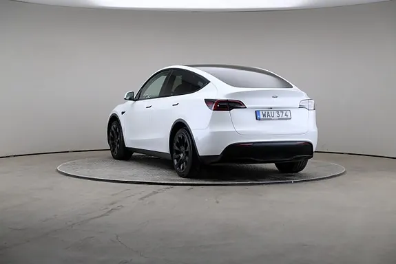 Tesla Model Y 2023 photo 2