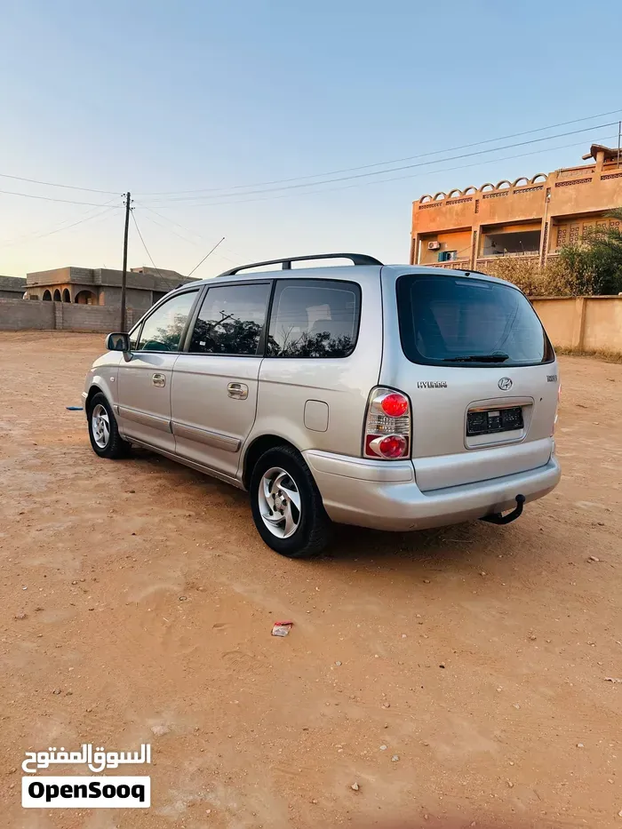 Hyundai Trajet 2005 photo 4