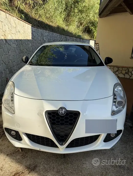 Alfa Romeo Giulietta 2011 photo 2