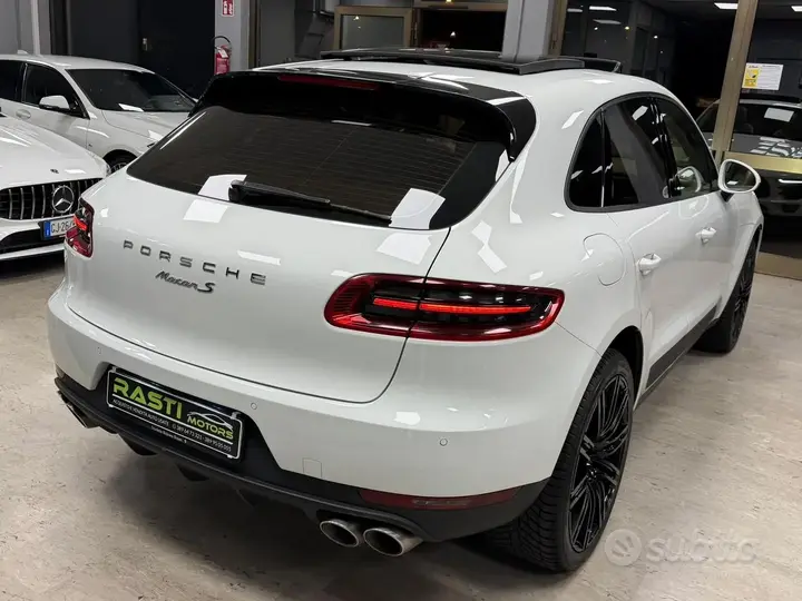 Porsche Macan 2015 photo 2