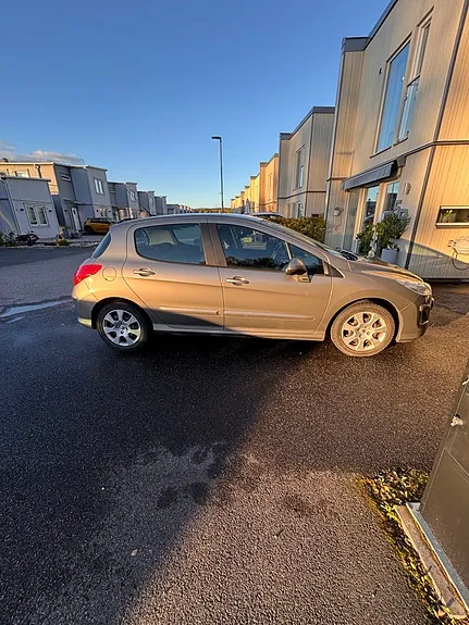 Peugeot 308 2010 photo 4
