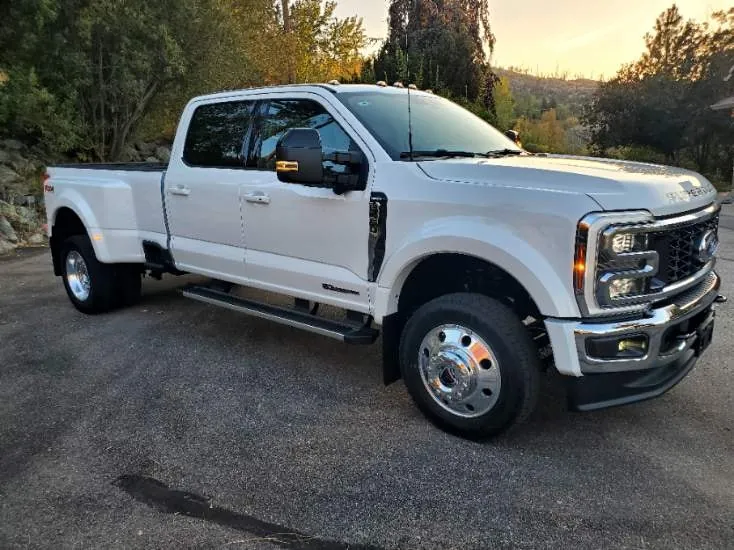 Ford F-450 2026 photo 2