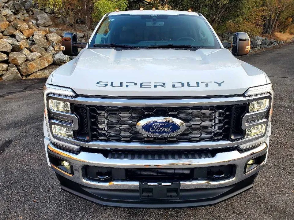 Ford F-450 2026 photo 3