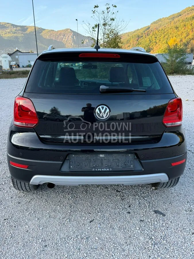 Volkswagen Cross Polo 2011 photo 4