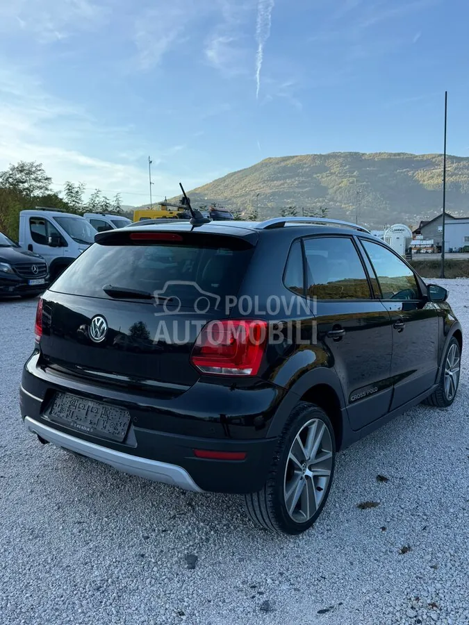 Volkswagen Cross Polo 2011 photo 5