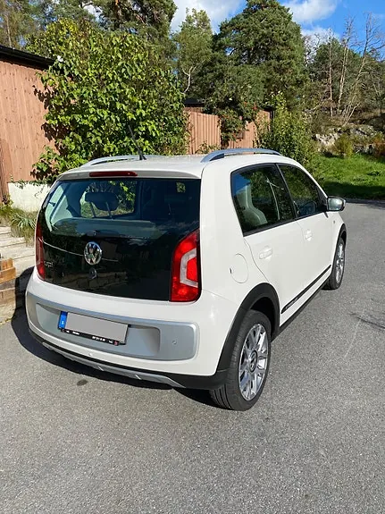 Volkswagen Up! Cross 2014 photo 3