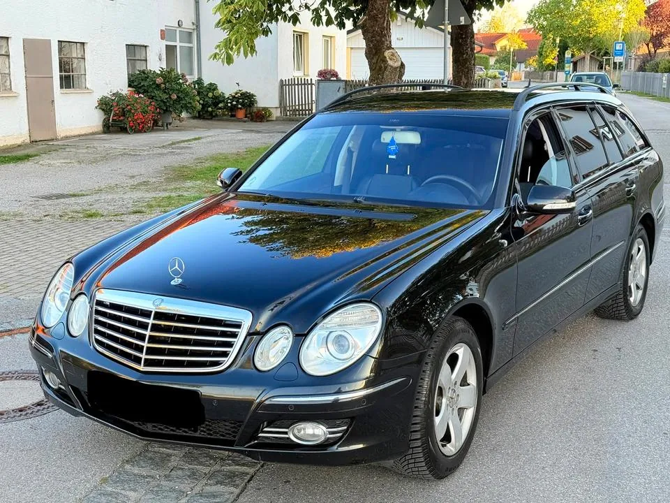 Mercedes-Benz W211