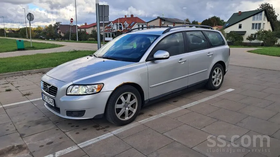 Volvo V50 2010 photo 2
