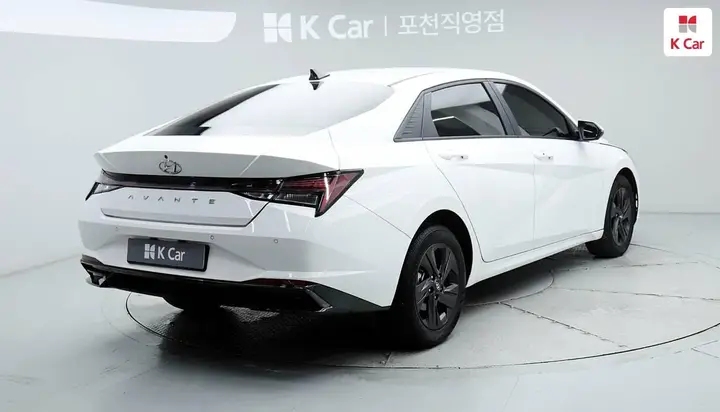 Hyundai Elantra 2023 photo 2