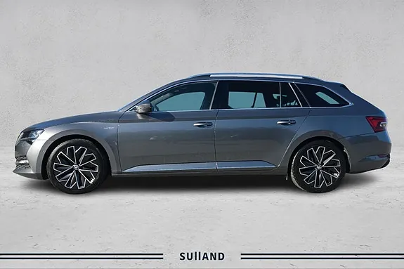 Skoda Superb 2023 photo 2