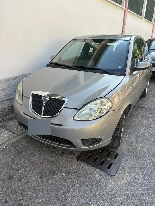 Lancia Ypsilon