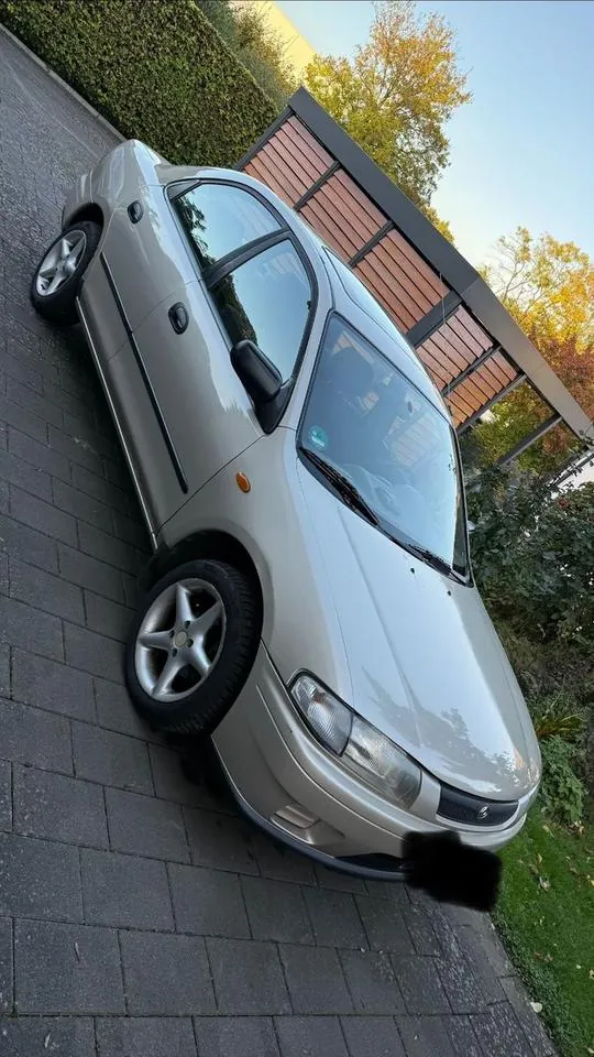 Mazda 323