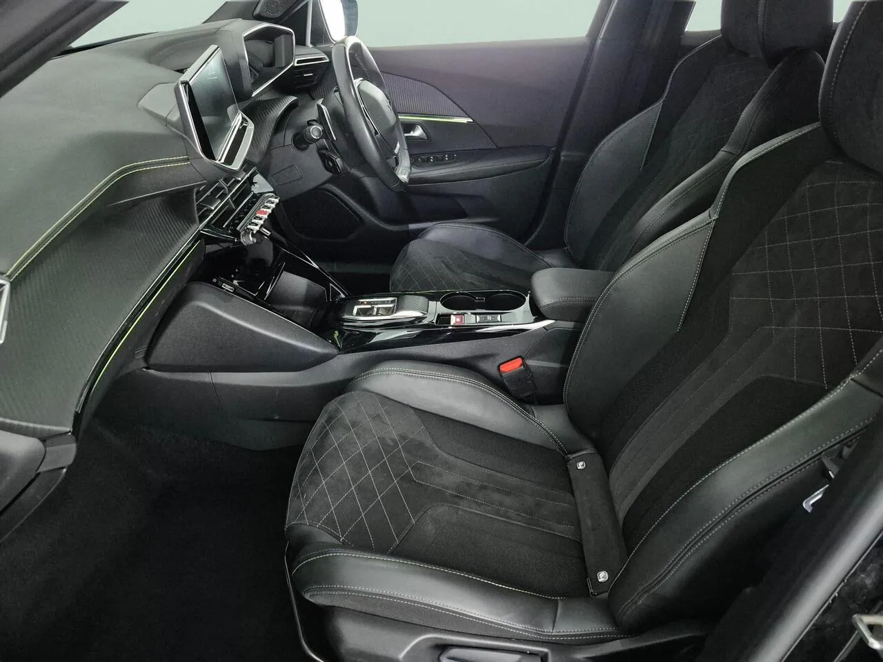 Peugeot 2008 2023 photo 4
