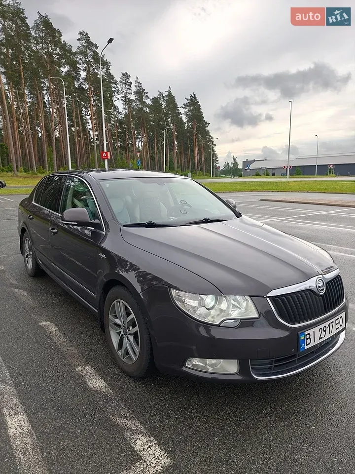 Skoda Superb 2010 photo 3