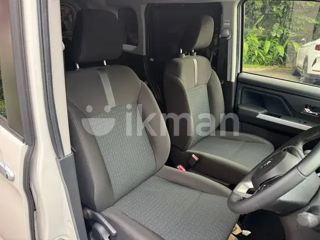 Toyota Roomy 2024 photo 3