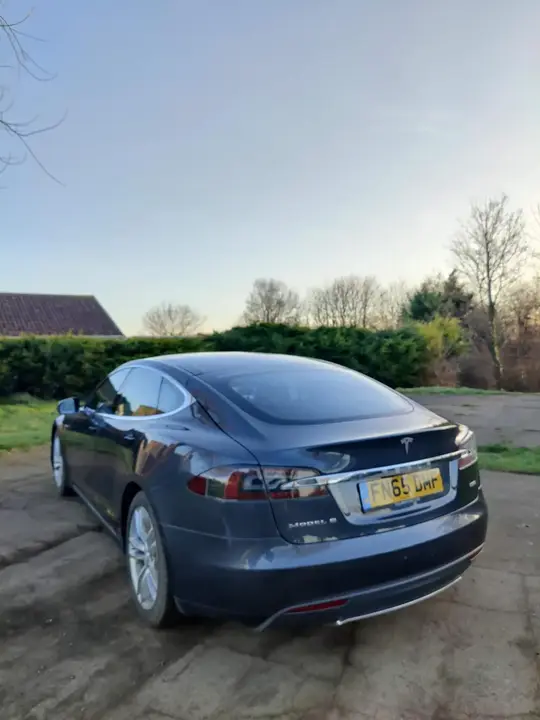 Tesla Model S 2015 photo 4