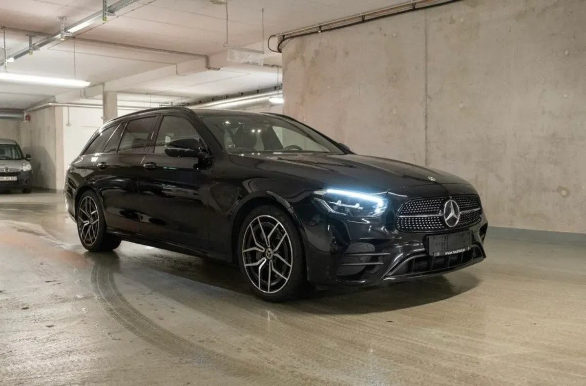 Mercedes-Benz E-Class 2023 photo 3