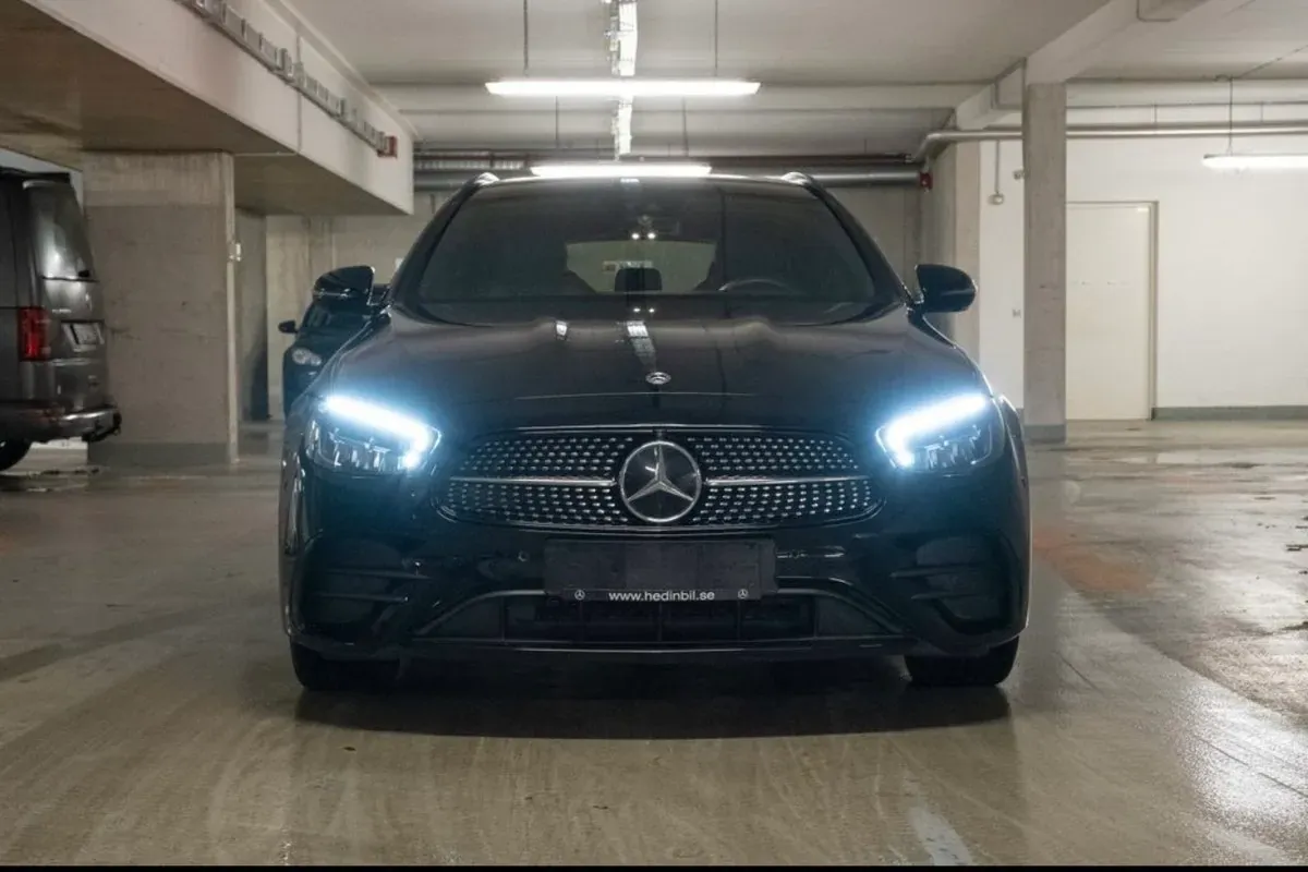 Mercedes-Benz E-Class 2023 photo 2
