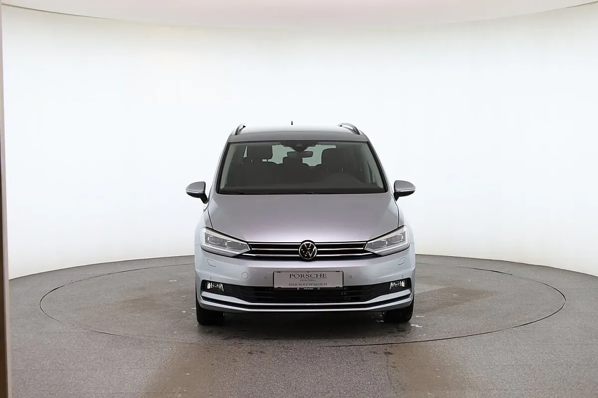 Volkswagen Touran 2026 photo 2