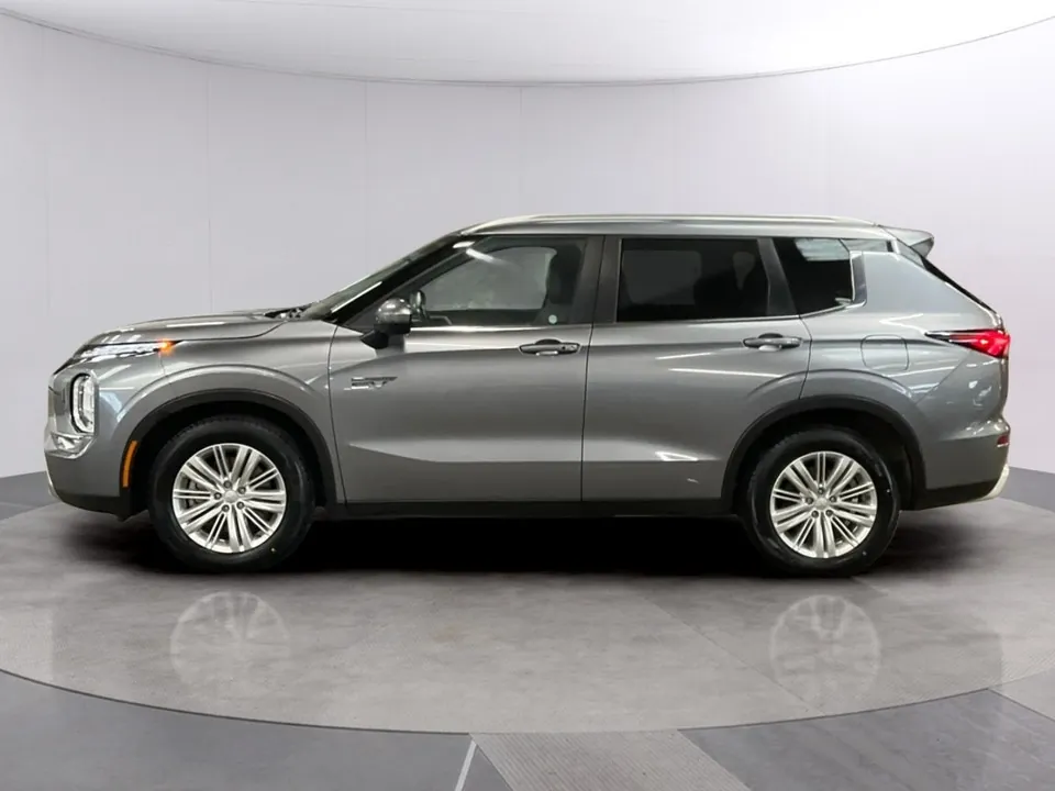 Mitsubishi Outlander 2024 photo 2