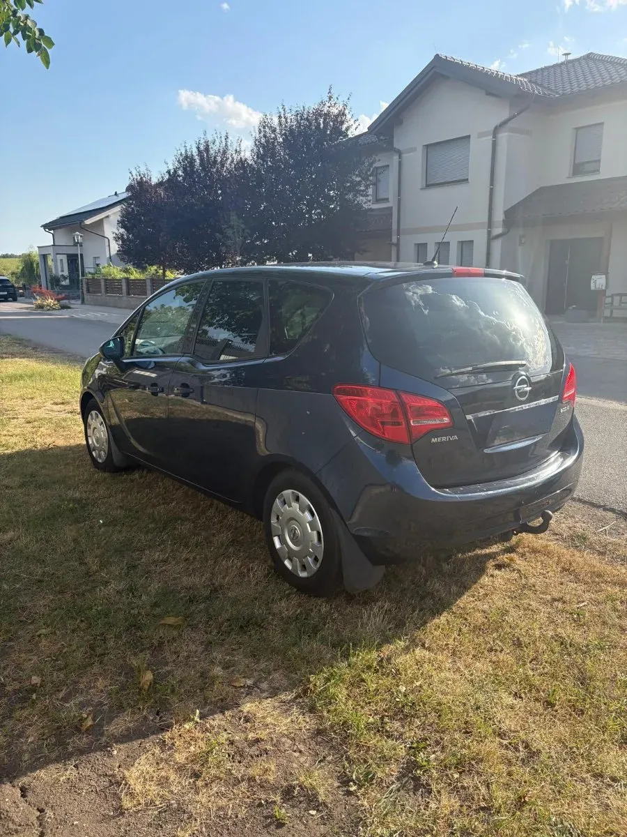 Opel Meriva 2011 photo 2
